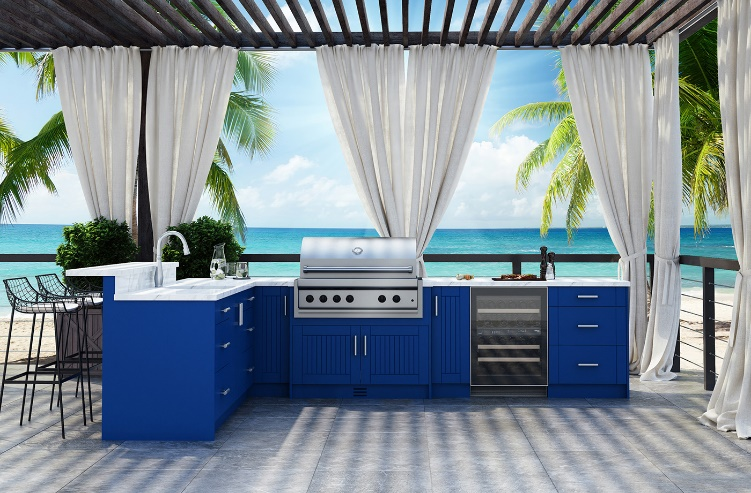 An electric blue outdoor kitchen in Southwest Florida.